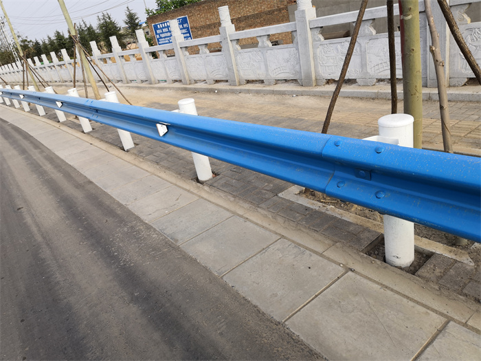 金沙公路波形護(hù)欄