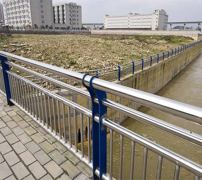 白云區(qū)河道護(hù)欄 